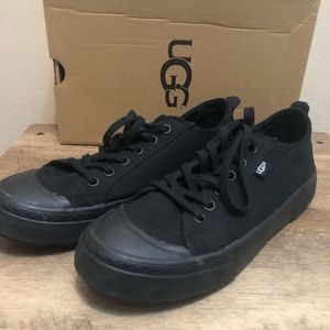 UGG Aries Sneaker